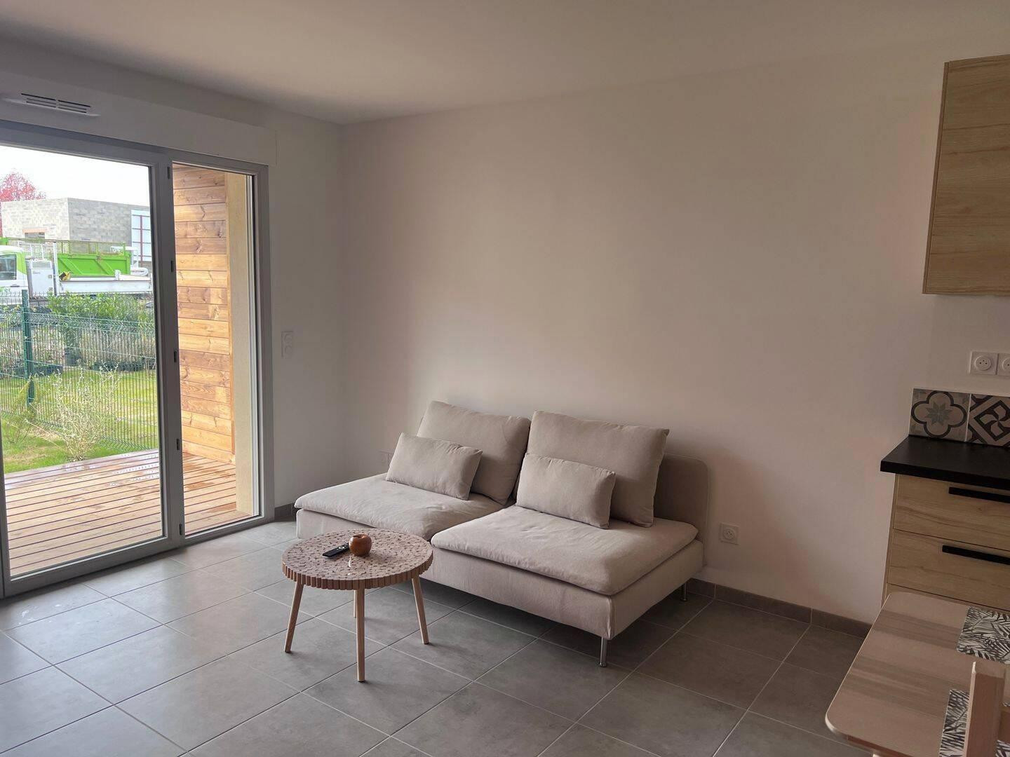
                                                Location
                                                 APT T2 MEUBLE - 50m2 - MIMIZAN