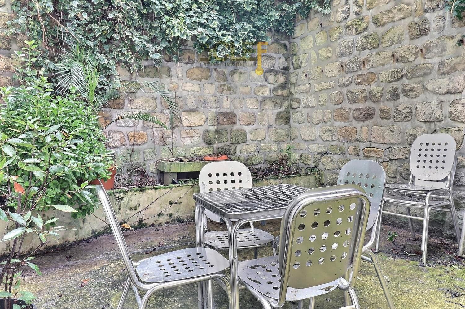 
                                                Vente
                                                 ARCUEIL RESTAURANT MUR A VENDRE