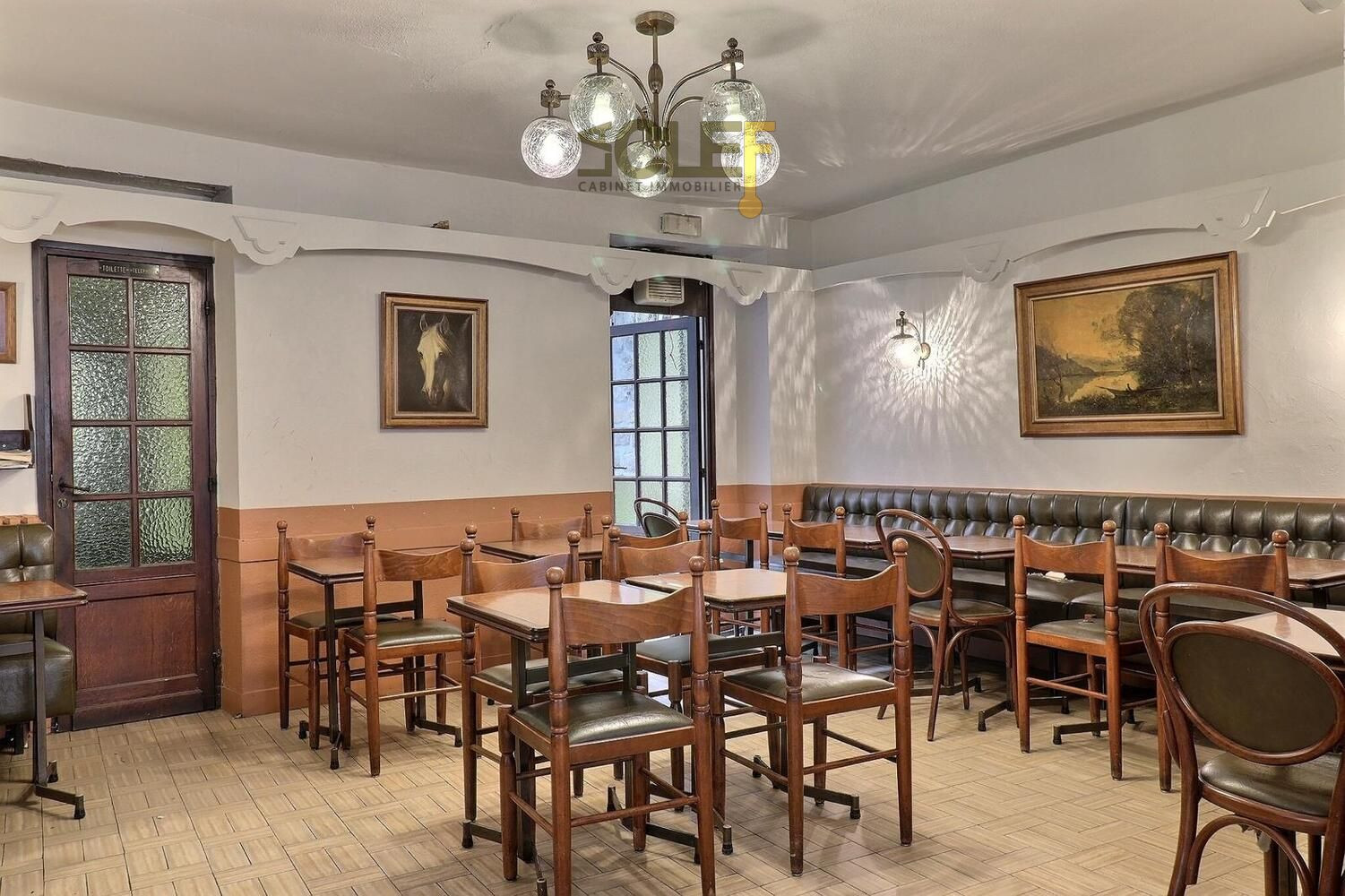 
                                                Vente
                                                 ARCUEIL RESTAURANT MUR A VENDRE