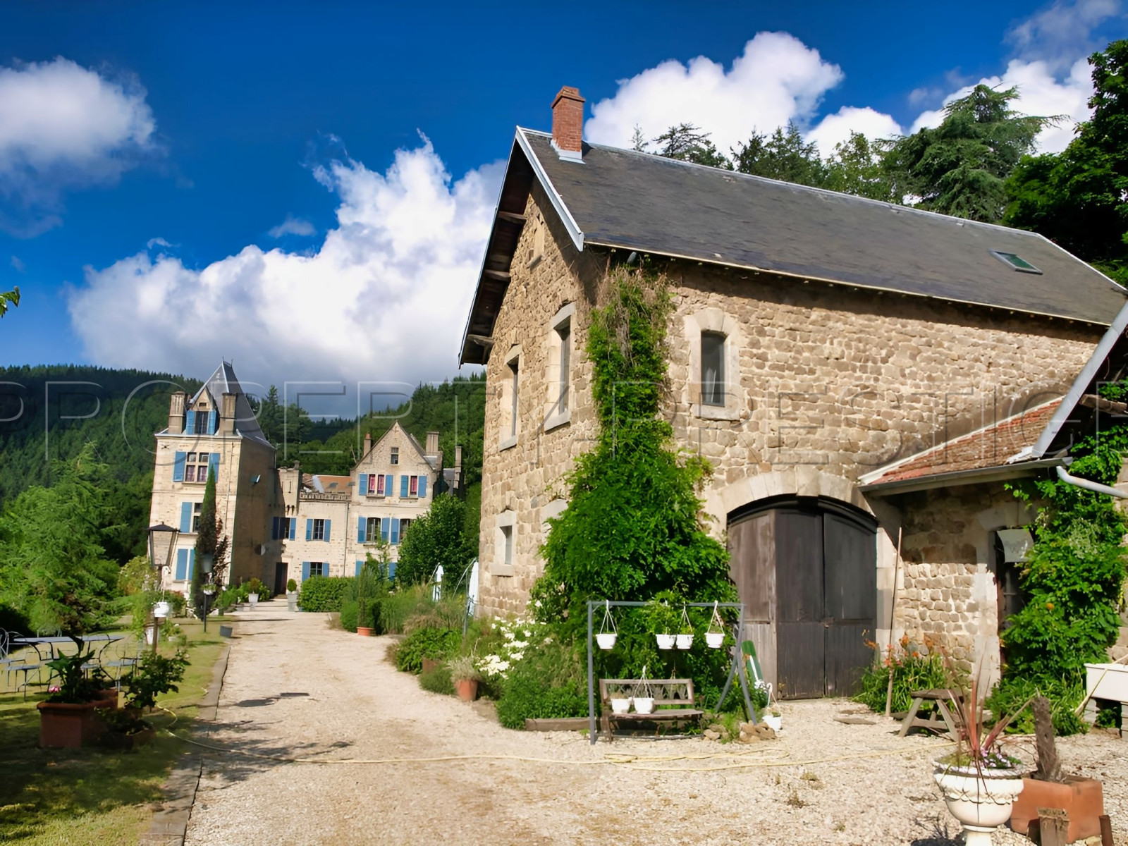 
                                                Vente
                                                 ARDECHE BELLE DEMEURE XVIIème