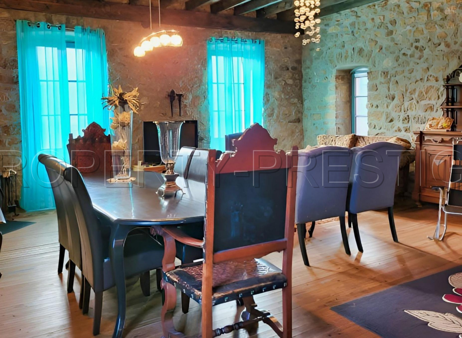 
                                                Vente
                                                 ARDECHE BELLE DEMEURE XVIIème