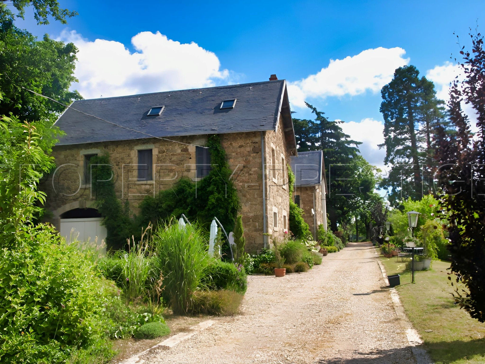 
                                                Vente
                                                 ARDECHE BELLE DEMEURE XVIIème
