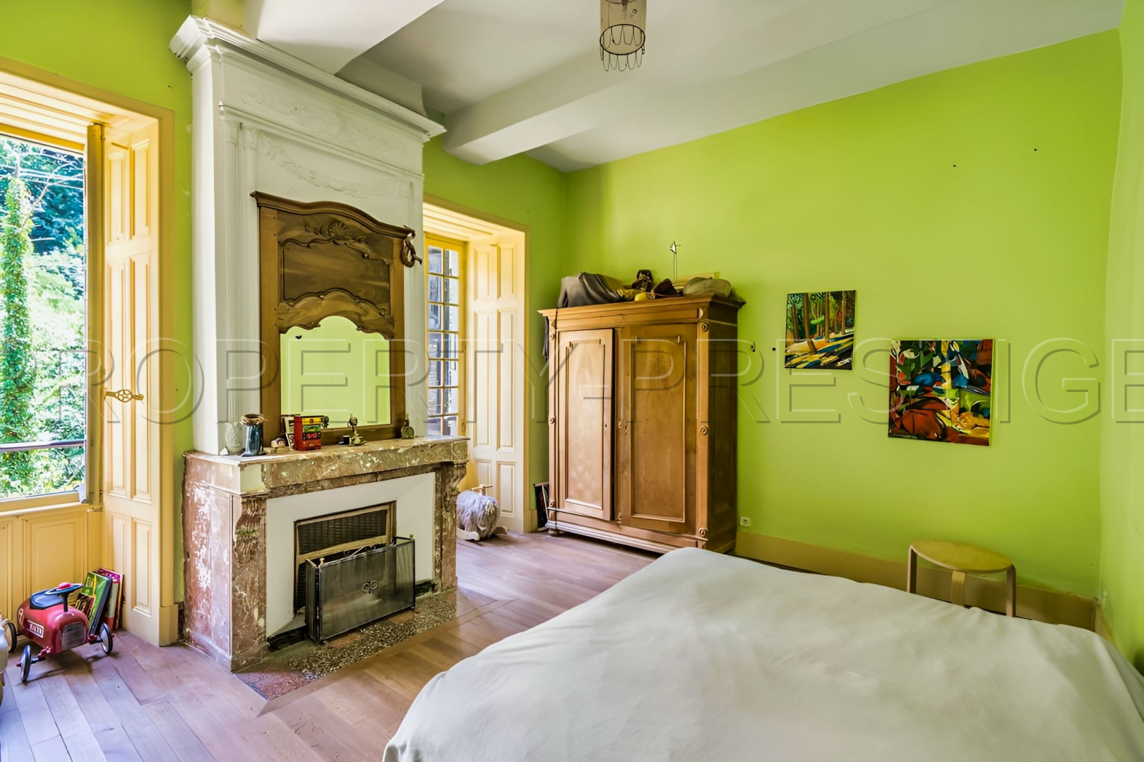 
                                                Vente
                                                 ARDECHE Domaine Réceptions Mariages 5.3 HA Rivière
