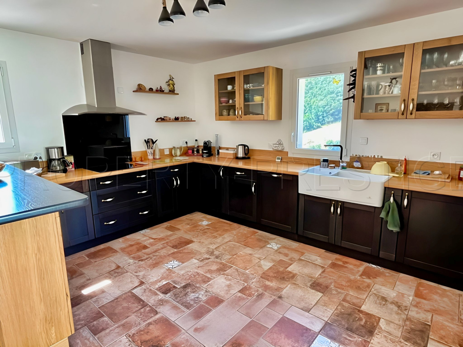 
                                                Vente
                                                 ARDECHE PROPRIETE DE CHARME 10 HA