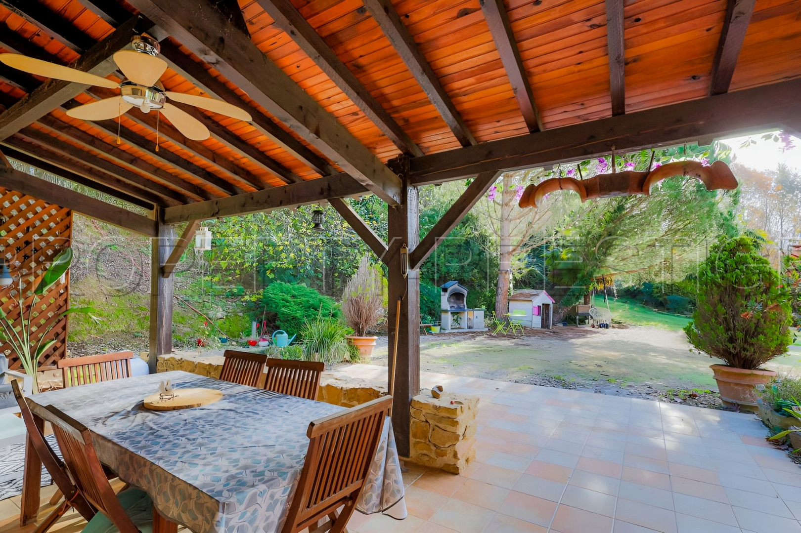 
                                                Vente
                                                 ARIEGE PROPRIETE FORESTIERE 54 HA