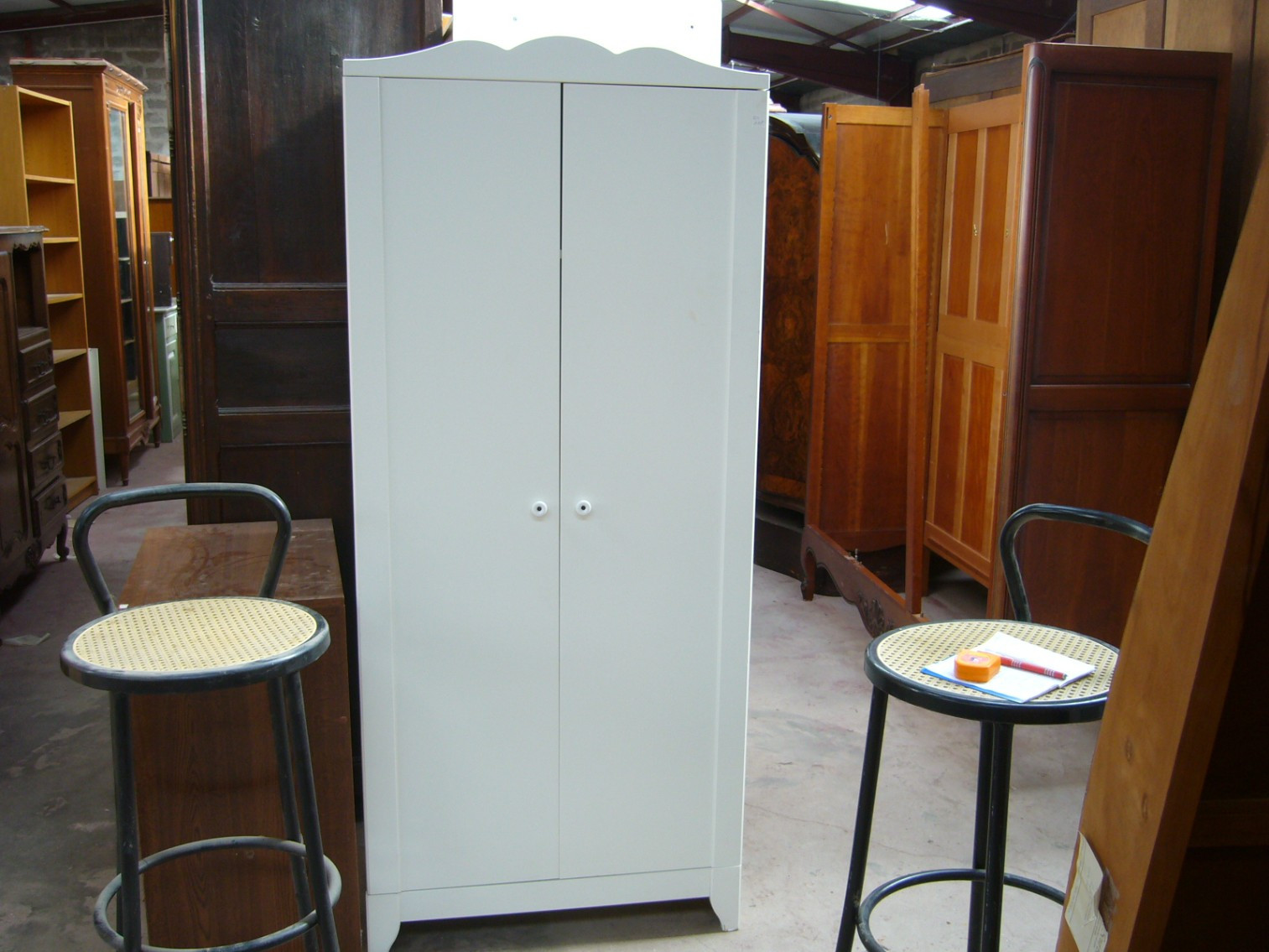 
                                                Meuble
                                                 Armoire blanche