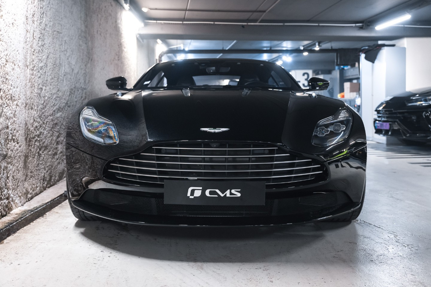 
                                                Voiture
                                                 Aston Martin DB11 V12 5.2 608