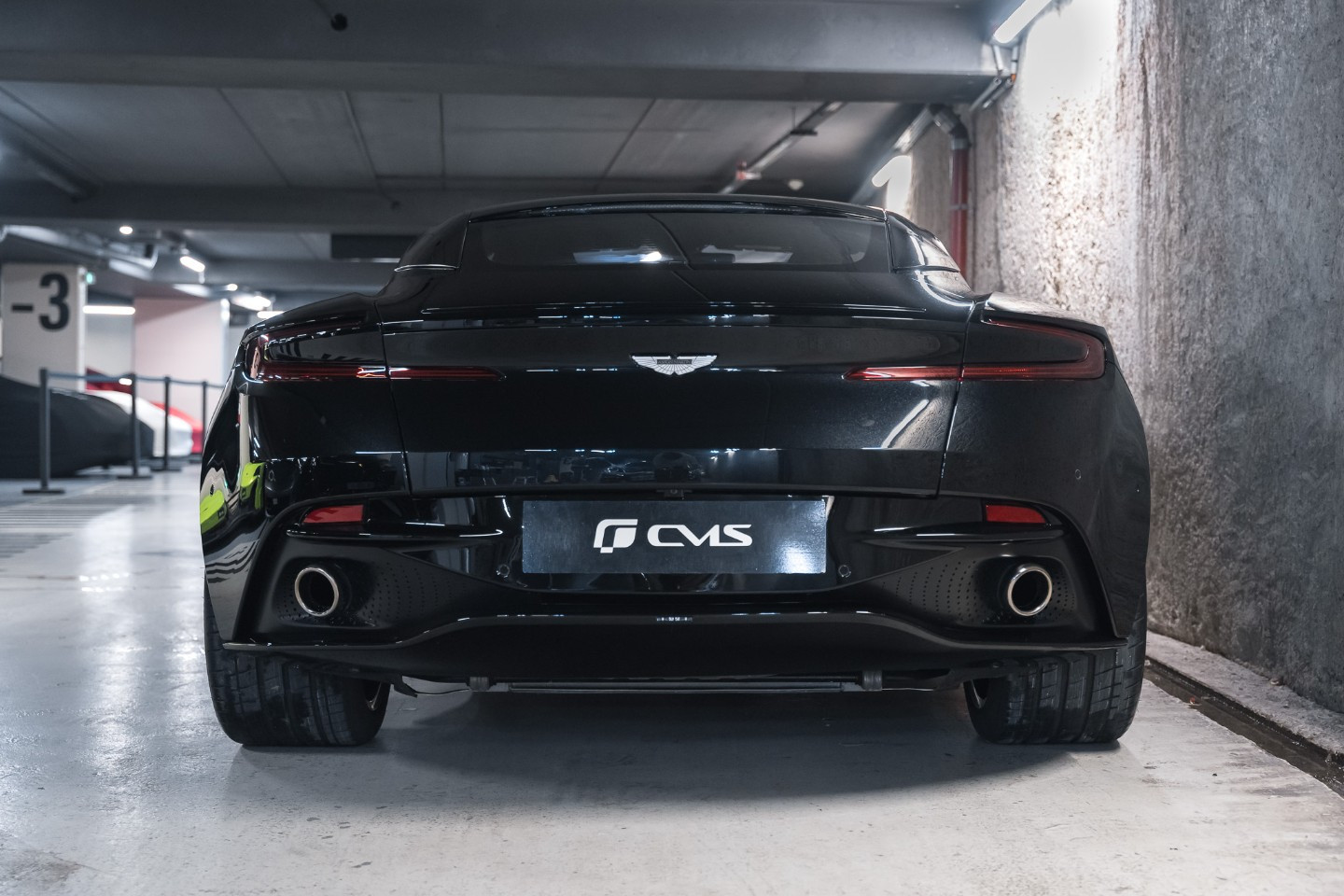 
                                                Voiture
                                                 Aston Martin DB11 V12 5.2 608