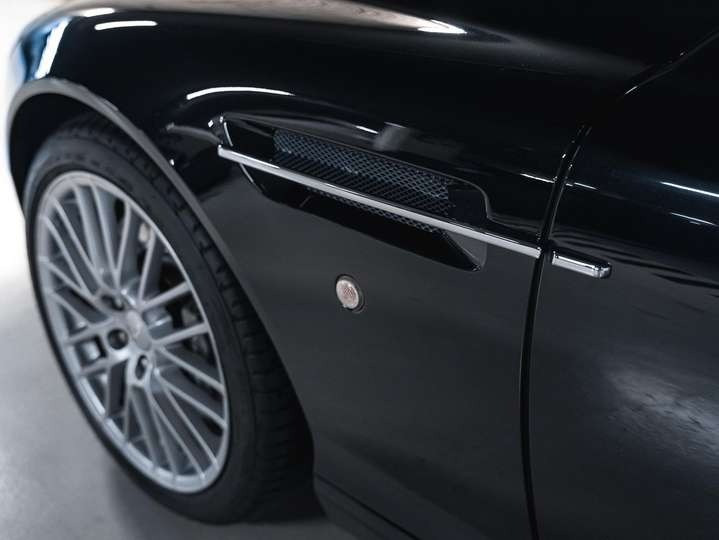 
                                                Voiture
                                                 Aston Martin DB9 Coupé Touchtronic A