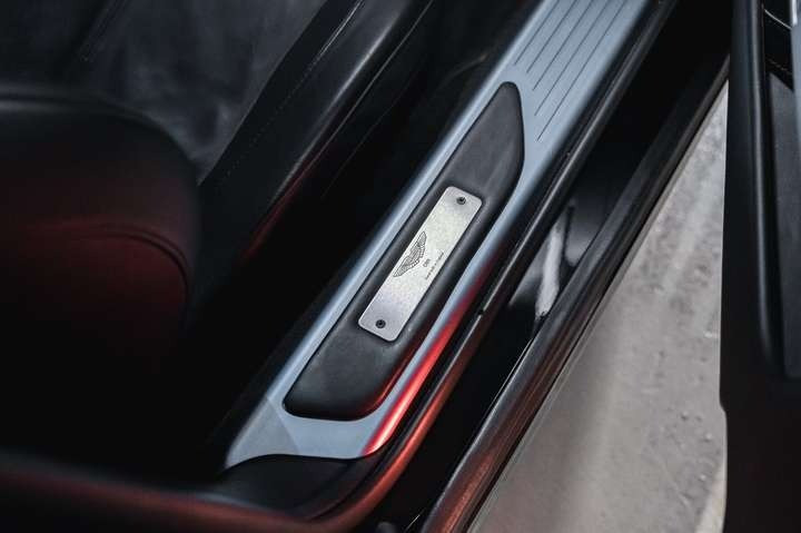 
                                                Voiture
                                                 Aston Martin DB9 Coupé Touchtronic A