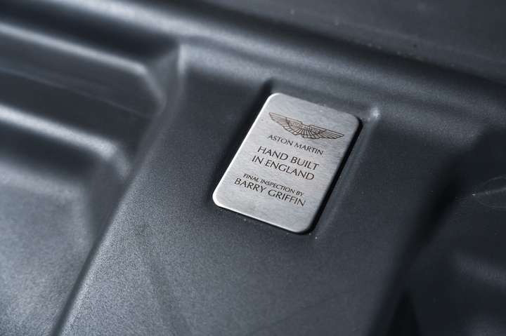 
                                                Voiture
                                                 Aston Martin DB9 Coupé Touchtronic A