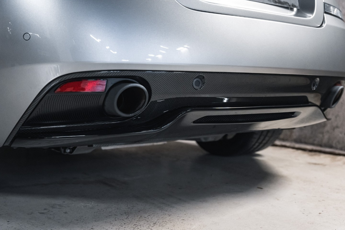 
                                                Voiture
                                                 Aston Martin DB9 GT Bond Edition V12 6.0 548