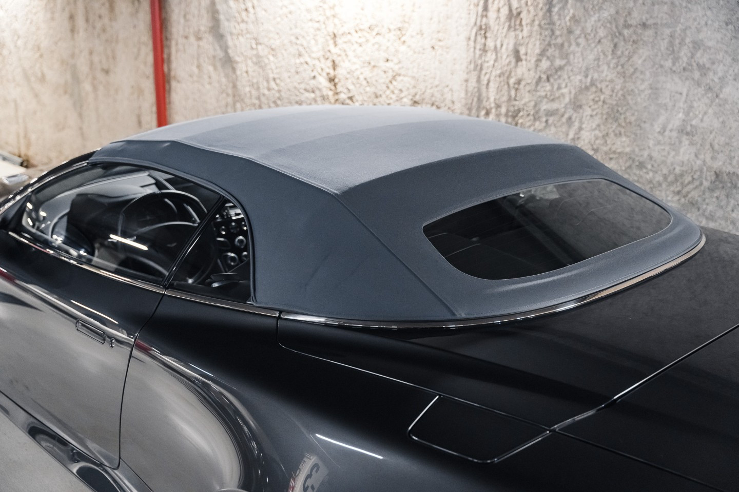 
                                                Voiture
                                                 Aston Martin DB9 GT Volante V12 6.0 548