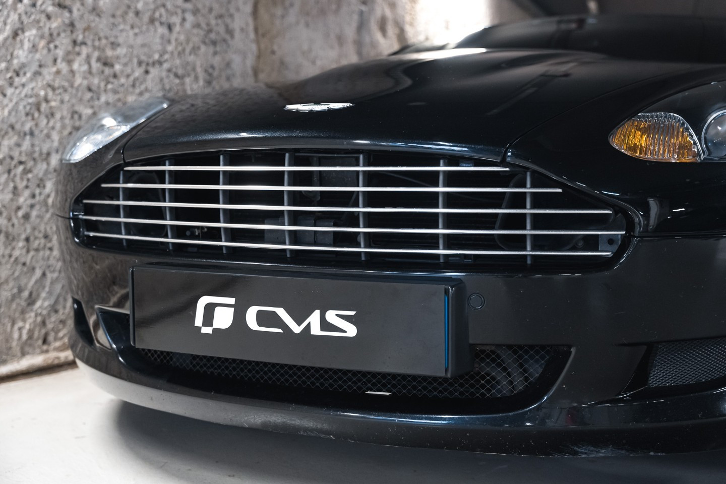 
                                                Voiture
                                                 Aston Martin DB9 (I) V12 6.0 450 Touchtronic
