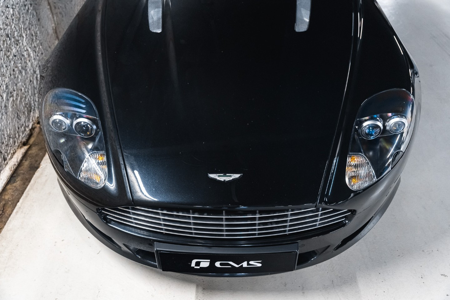 
                                                Voiture
                                                 Aston Martin DB9 (I) V12 6.0 450 Touchtronic