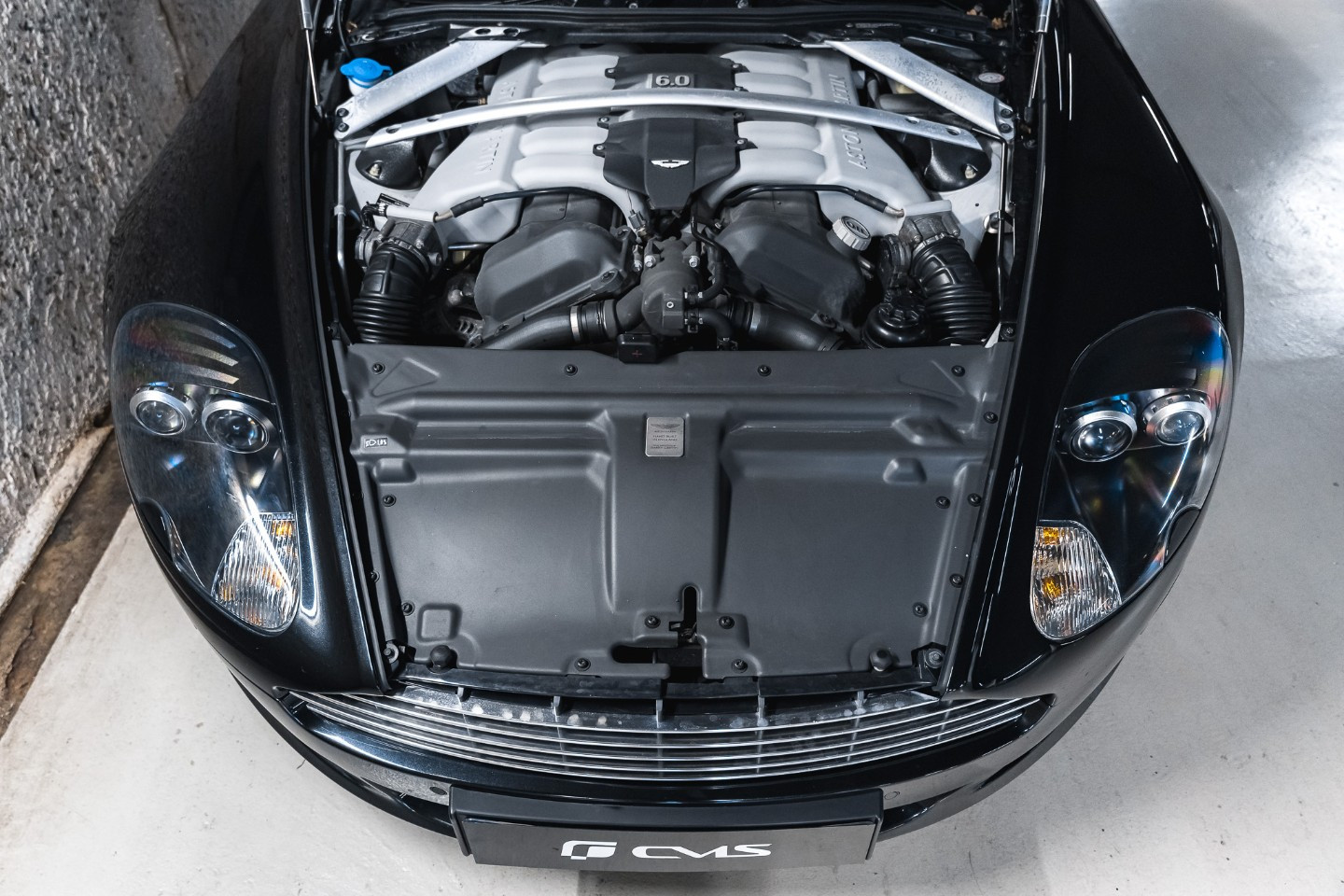 
                                                Voiture
                                                 Aston Martin DB9 (I) V12 6.0 450 Touchtronic