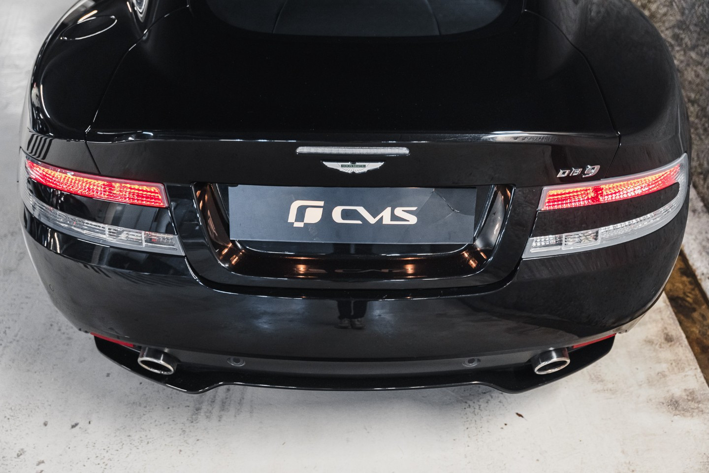 
                                                Voiture
                                                 Aston Martin DB9 (III) V12 6.0 517