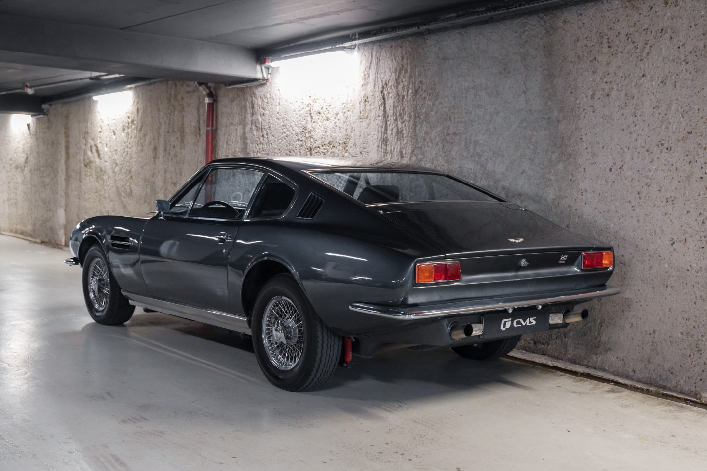 
                                                Voiture
                                                 Aston Martin DBS L6 Saloon
