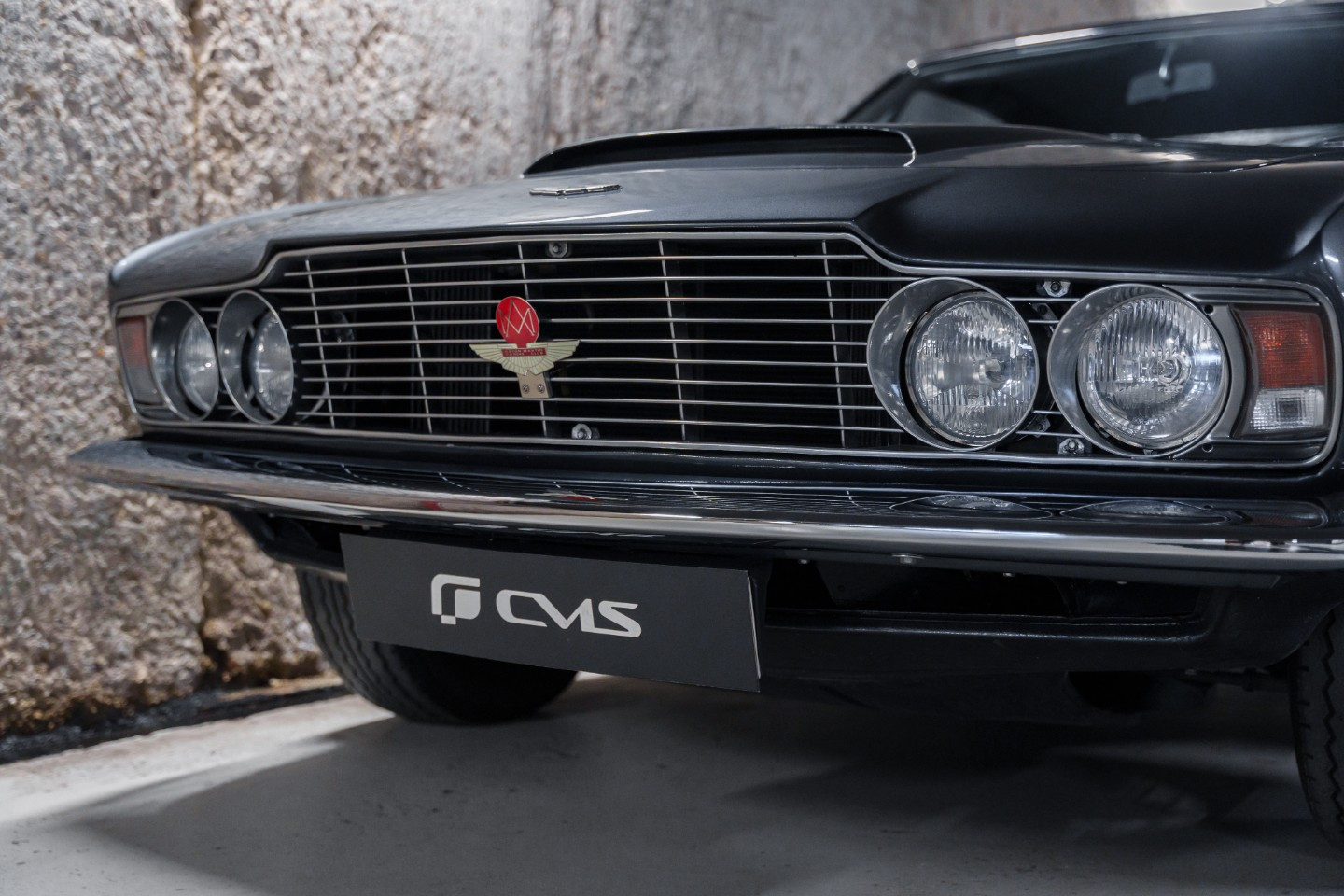 
                                                Voiture
                                                 Aston Martin DBS L6 Saloon