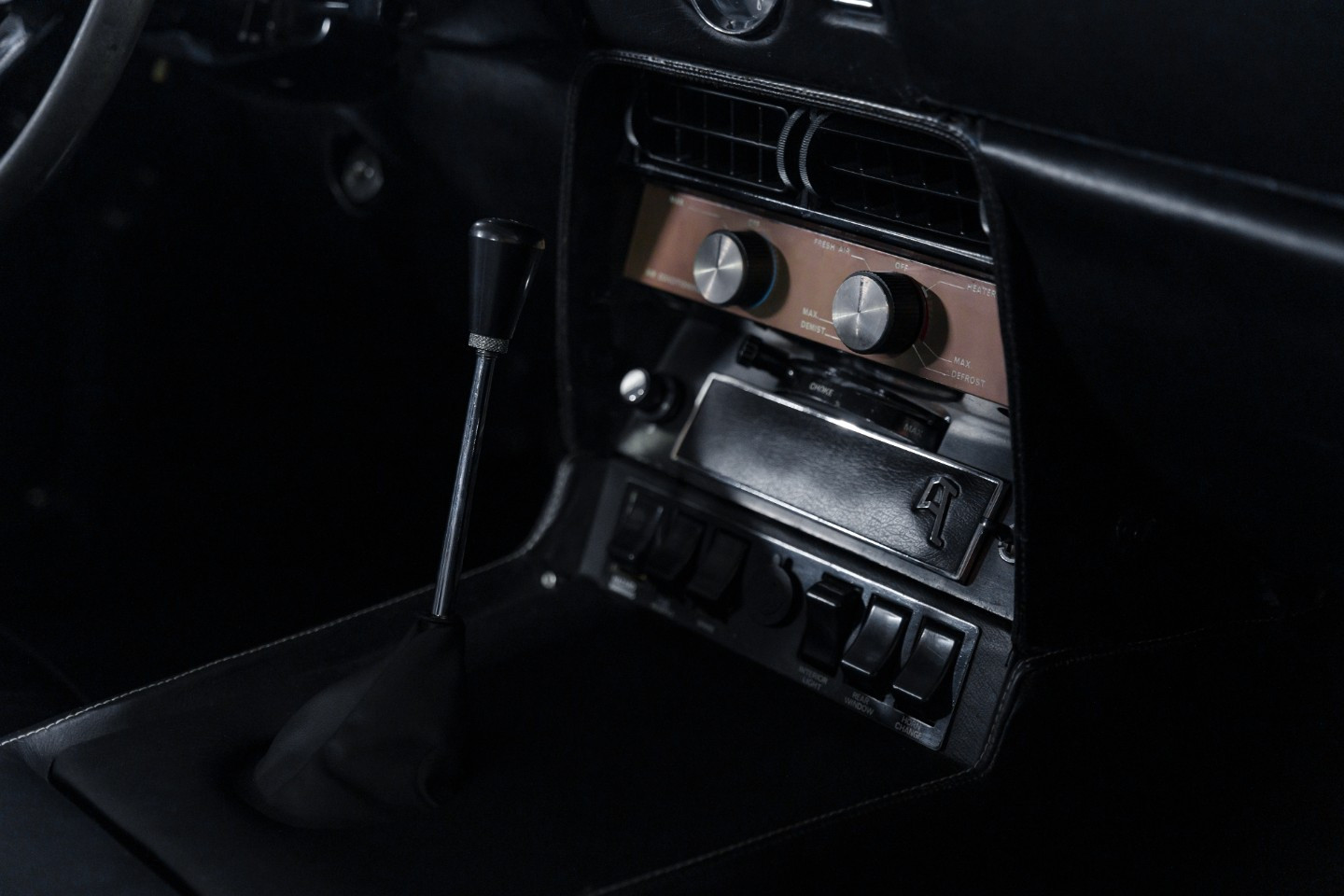
                                                Voiture
                                                 Aston Martin DBS L6 Saloon