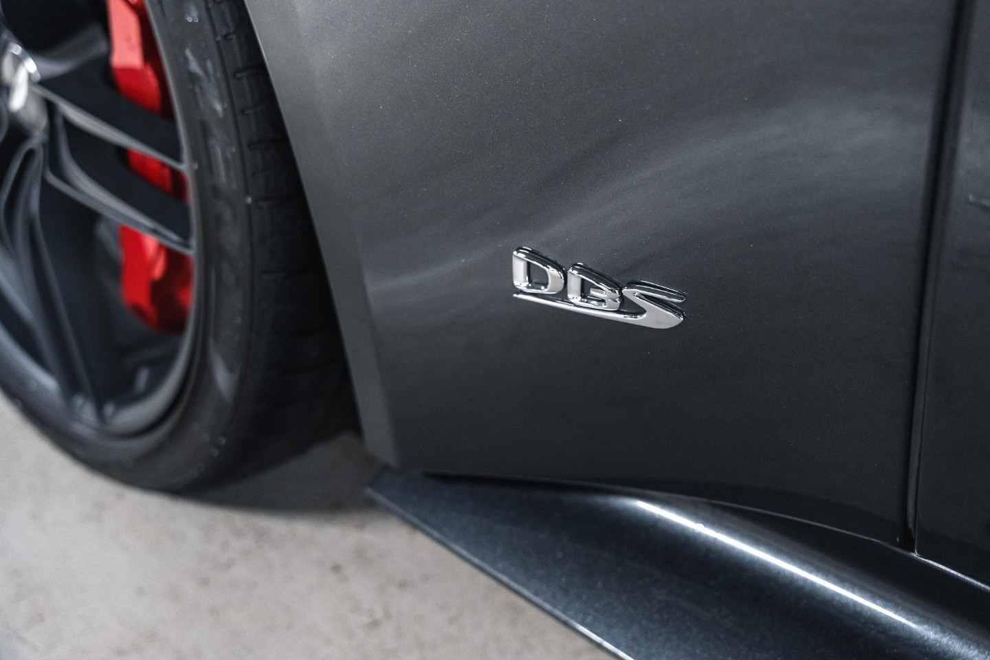 
                                                Voiture
                                                 Aston Martin DBS Superleggera V12 5.2 725