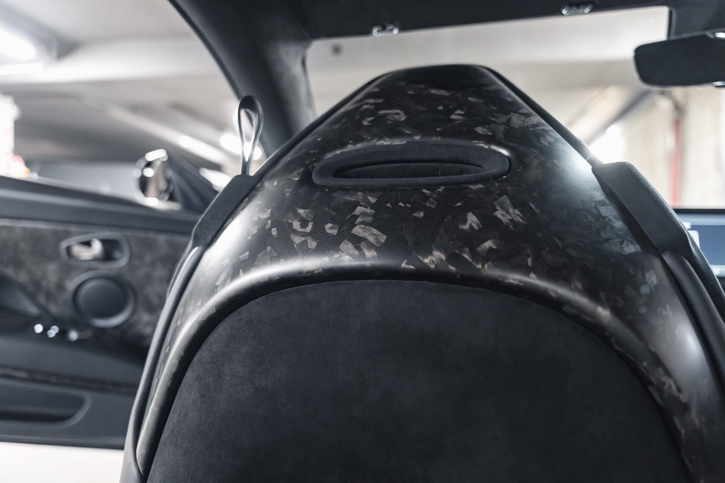 
                                                Voiture
                                                 Aston Martin DBS Superleggera V12 5.2 725