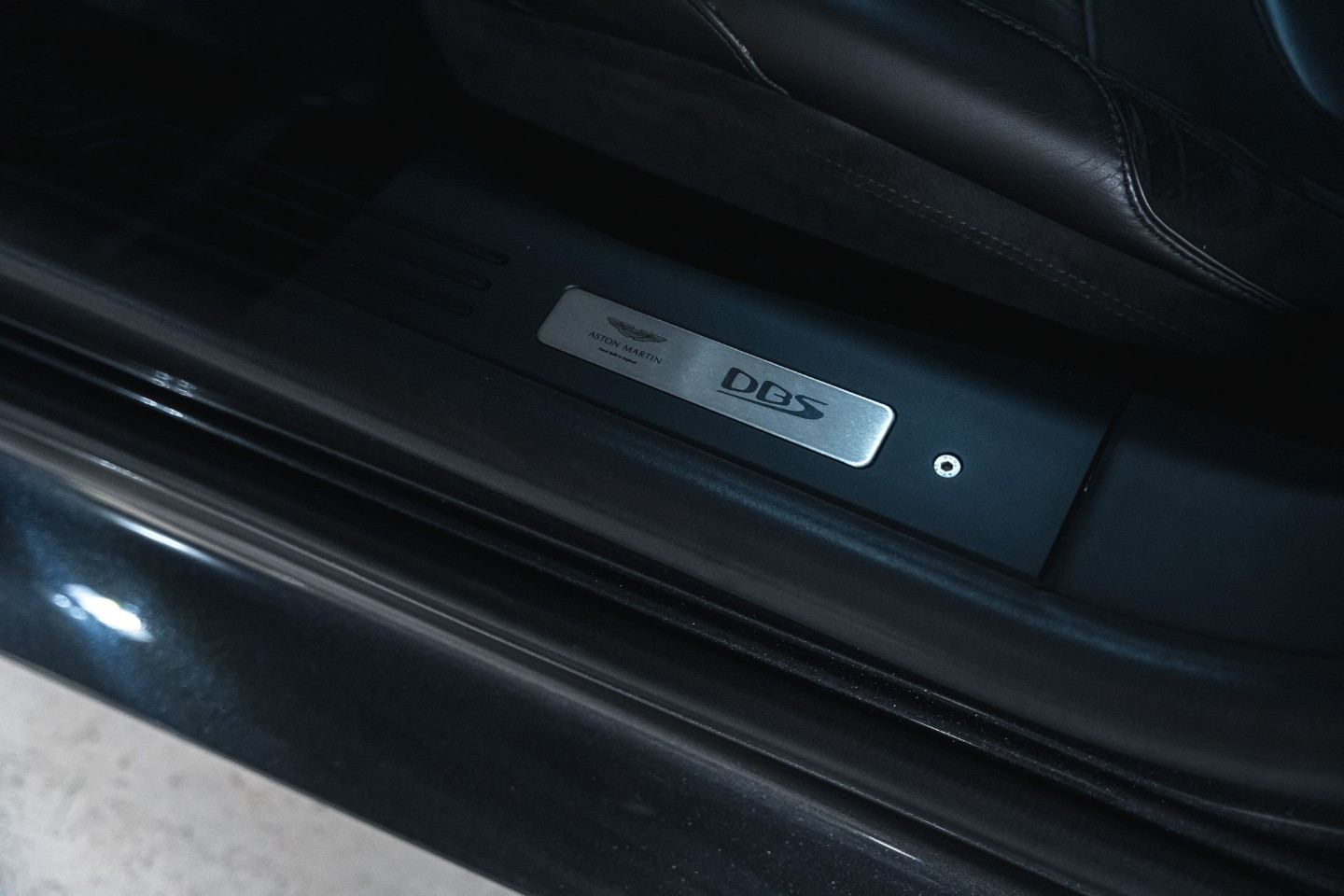 
                                                Voiture
                                                 Aston Martin DBS Superleggera V12 5.2 725