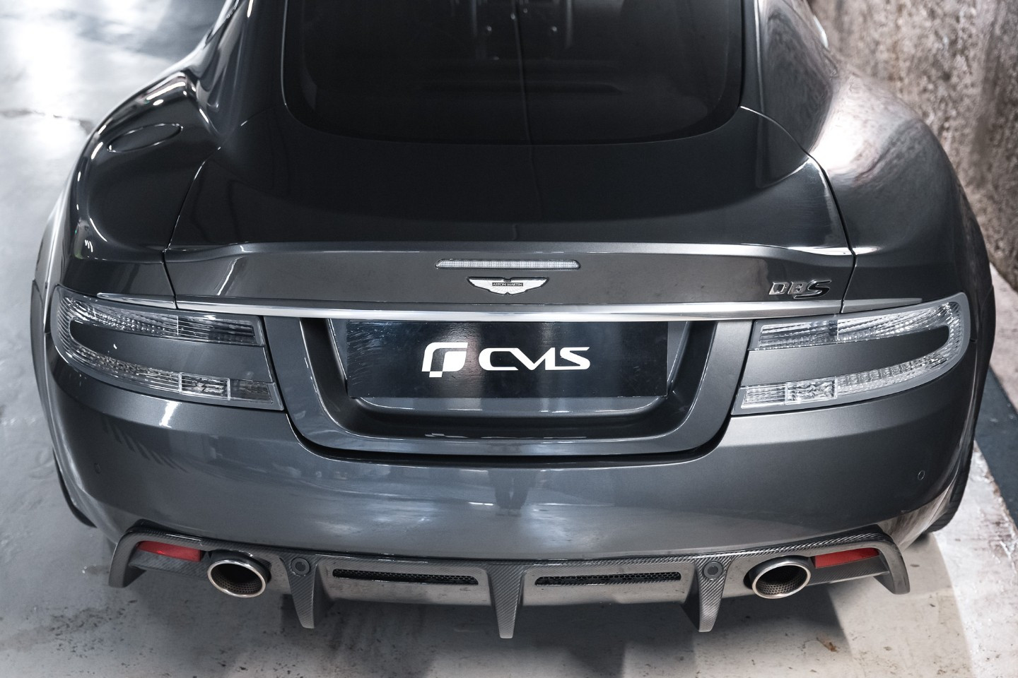 
                                                Voiture
                                                 Aston Martin DBS V12 5.9 517 Touchtronic