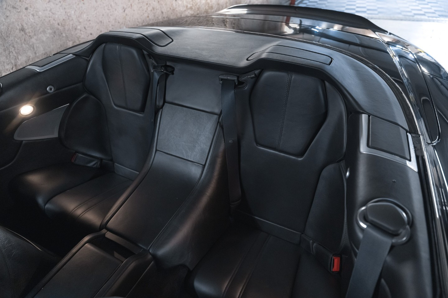 
                                                Voiture
                                                 Aston Martin DBS Volante V12 5.9 517 Touchtronic 2