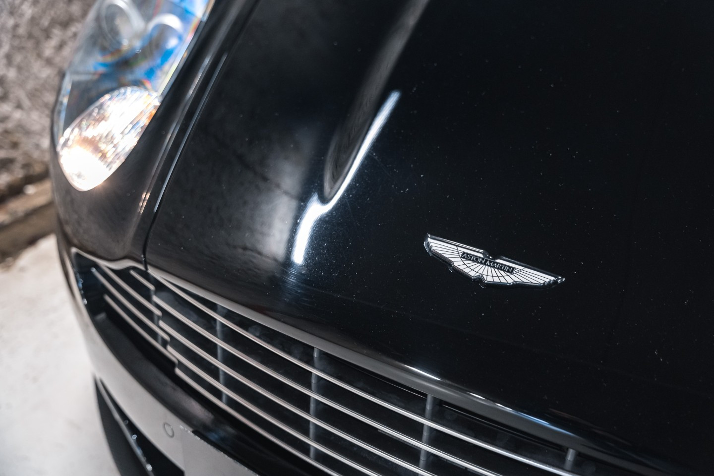 
                                                Voiture
                                                 Aston Martin DBS Volante V12 5.9 517 Touchtronic 2