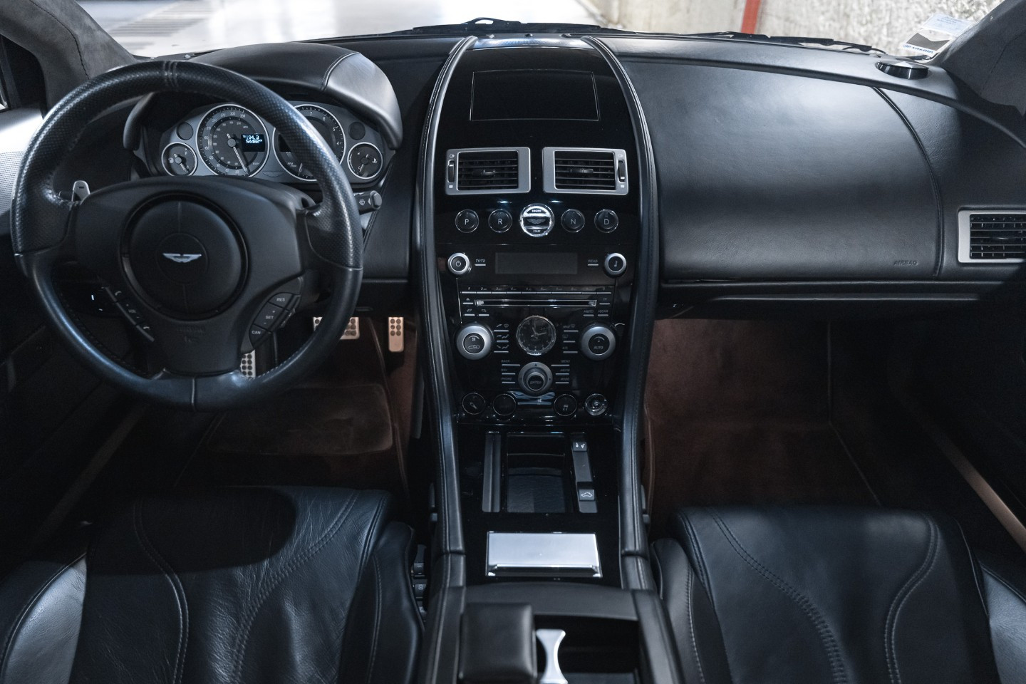 
                                                Voiture
                                                 Aston Martin DBS Volante V12 5.9 517 Touchtronic 2
