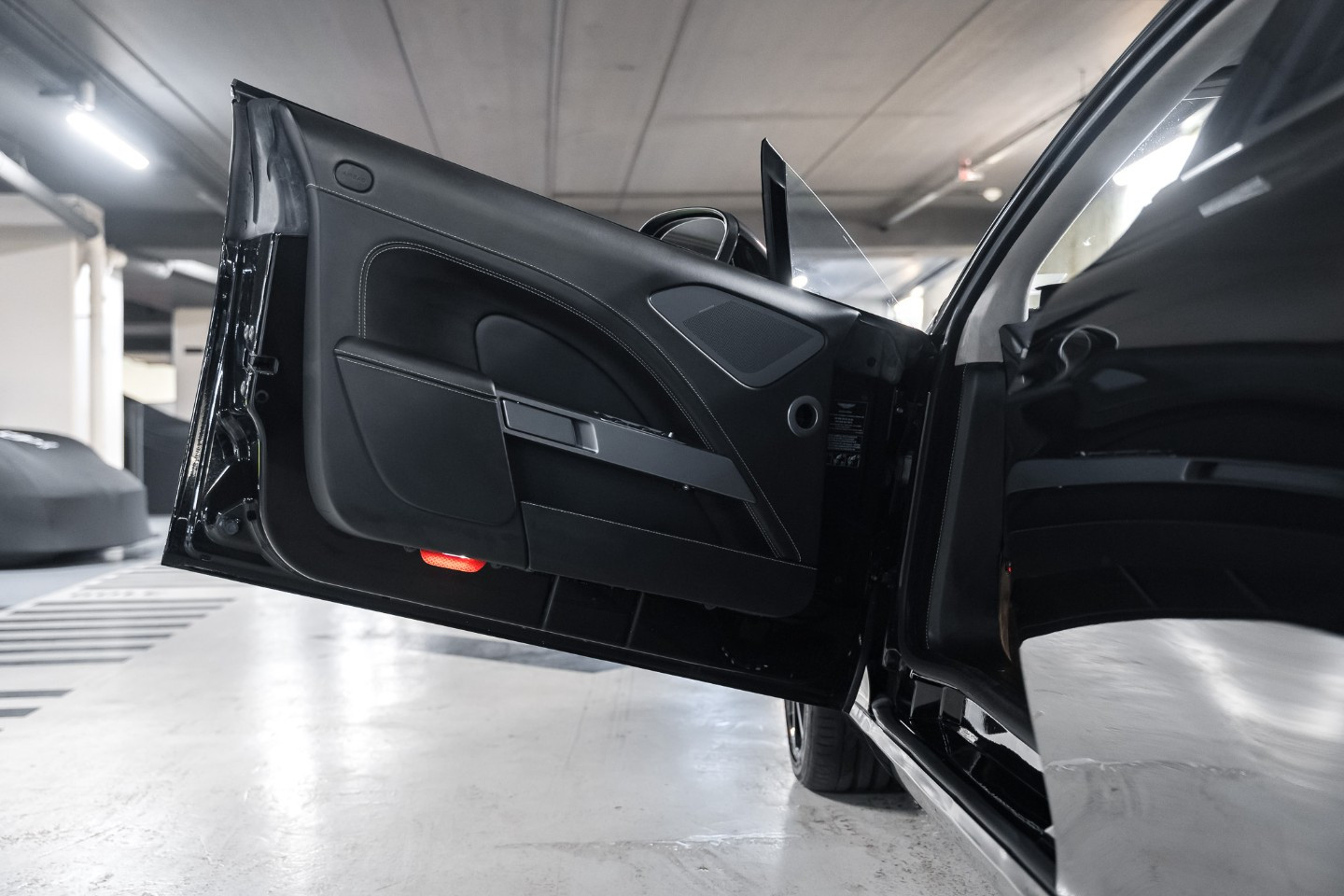 
                                                Voiture
                                                 Aston Martin Rapide S V12 6.0 560