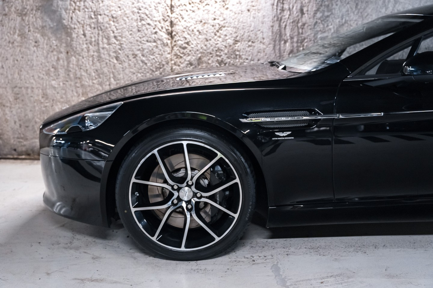 
                                                Voiture
                                                 Aston Martin Rapide S V12 6.0 560