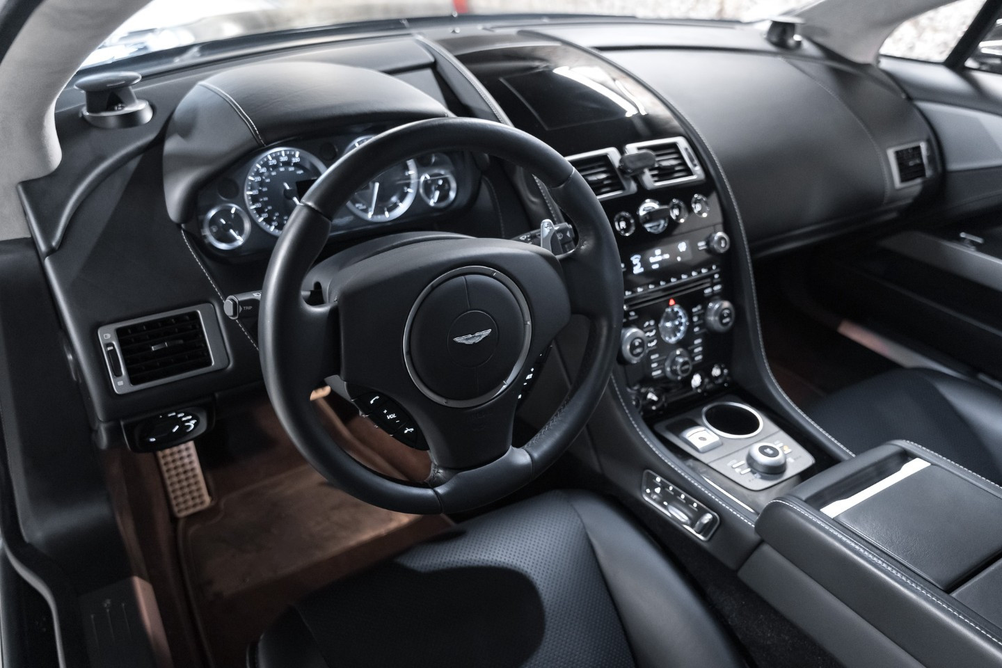 
                                                Voiture
                                                 Aston Martin Rapide S V12 6.0 560