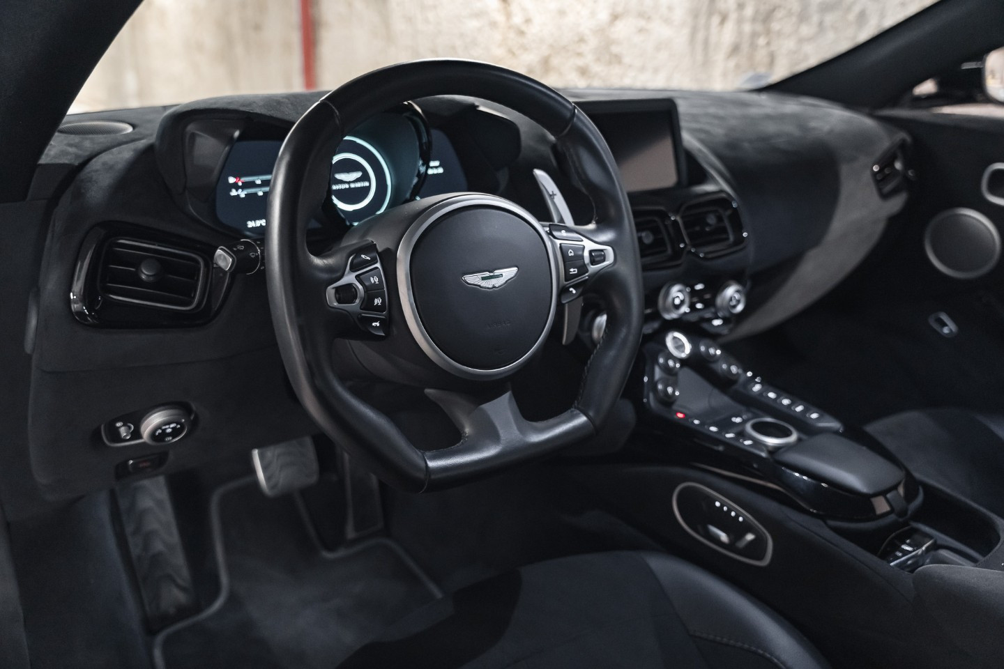 
                                                Voiture
                                                 Aston Martin V8 Vantage (II) V8 4.0 510