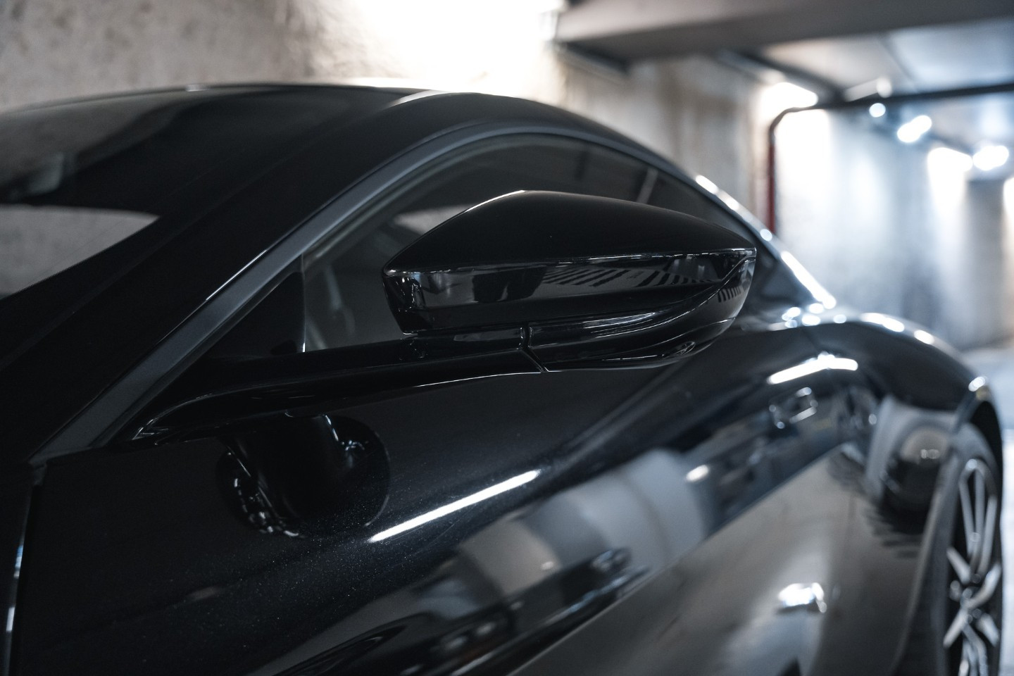 
                                                Voiture
                                                 Aston Martin V8 Vantage (II) V8 4.0 510