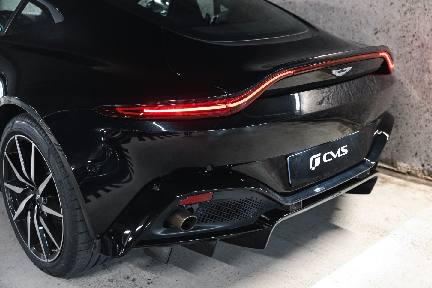 
                                                Voiture
                                                 Aston Martin V8 Vantage (II) V8 4.0 510