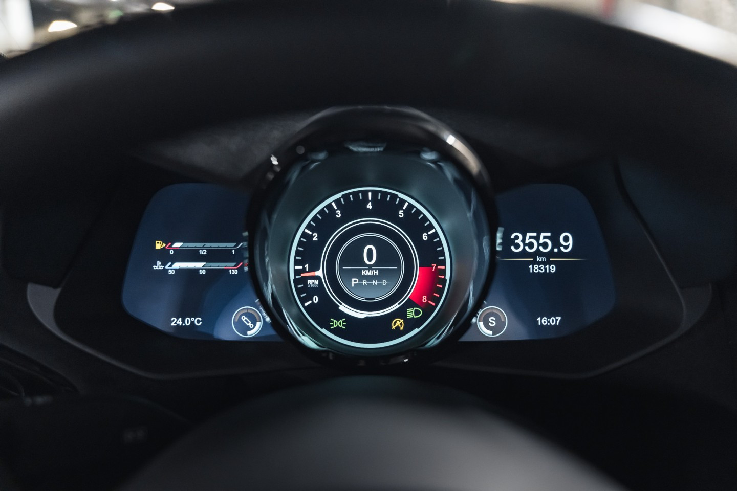 
                                                Voiture
                                                 Aston Martin V8 Vantage (II) V8 4.0 510