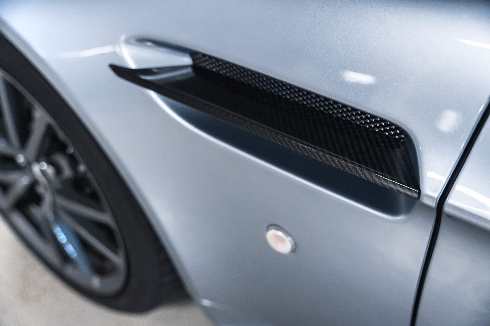 
                                                Voiture
                                                 Aston Martin V8 Vantage S N430 4.7 436 BVM