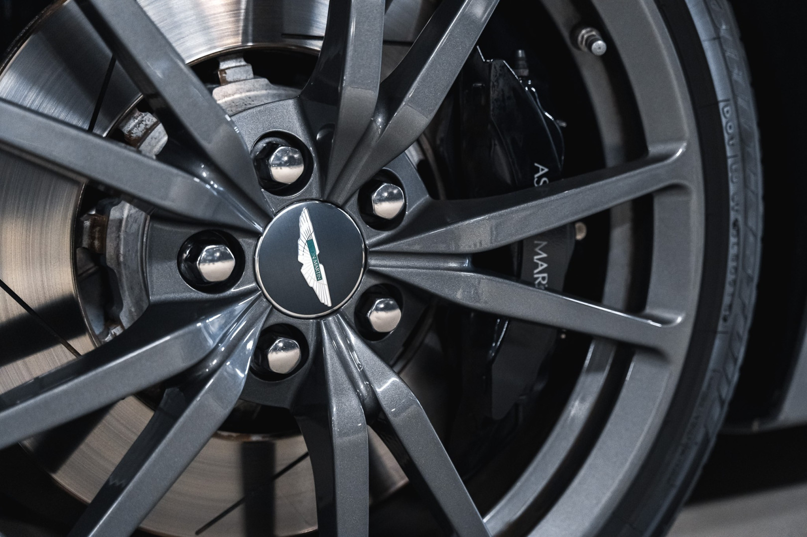 
                                                Voiture
                                                 Aston Martin V8 Vantage S N430 4.7 436 BVM