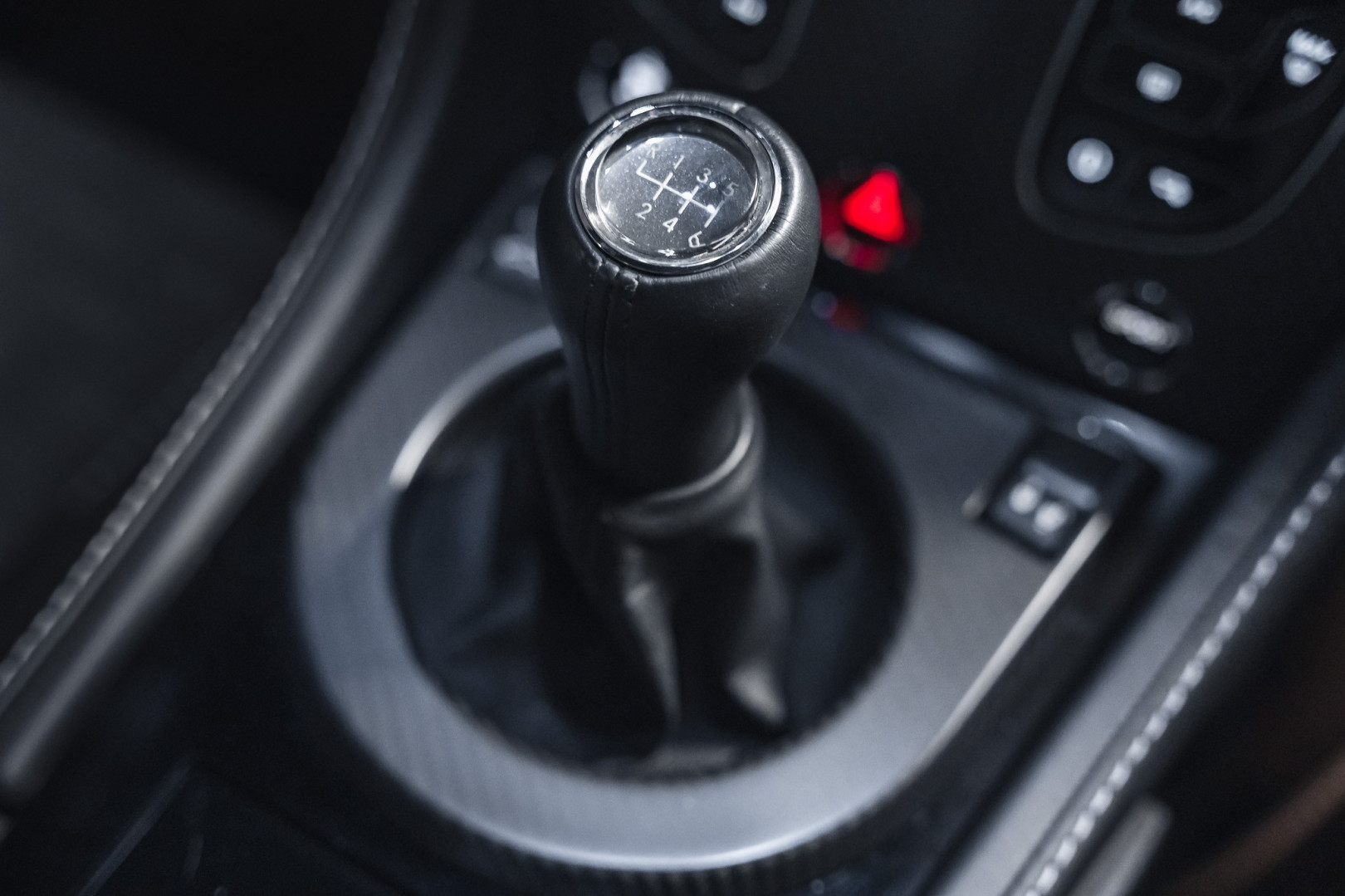 
                                                Voiture
                                                 Aston Martin V8 Vantage S N430 4.7 436 BVM