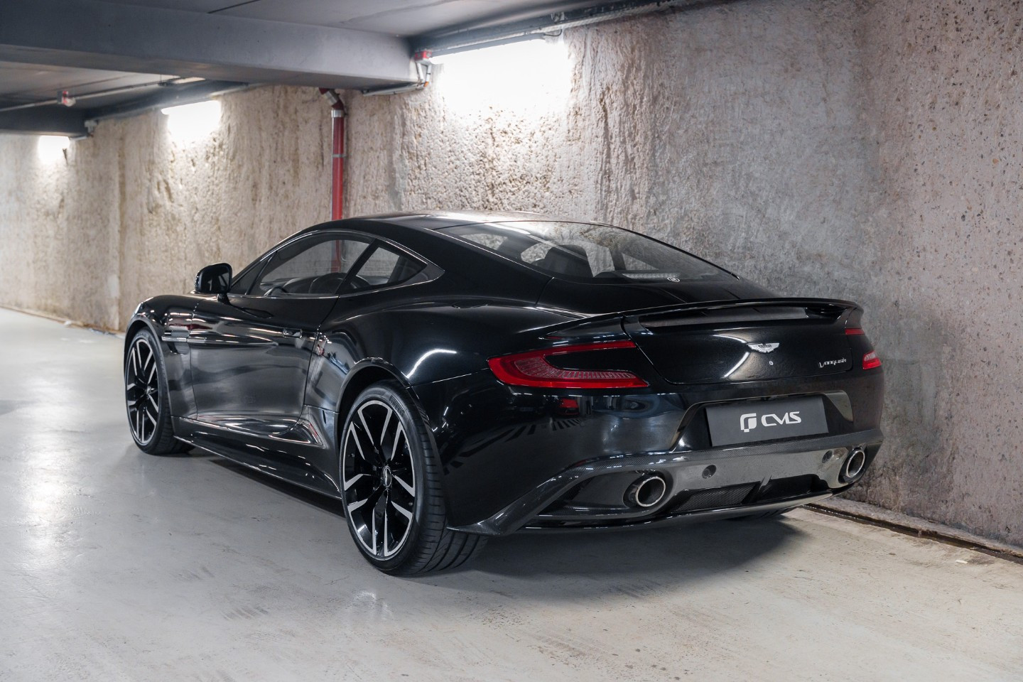 
                                                Voiture
                                                 Aston Martin Vanquish