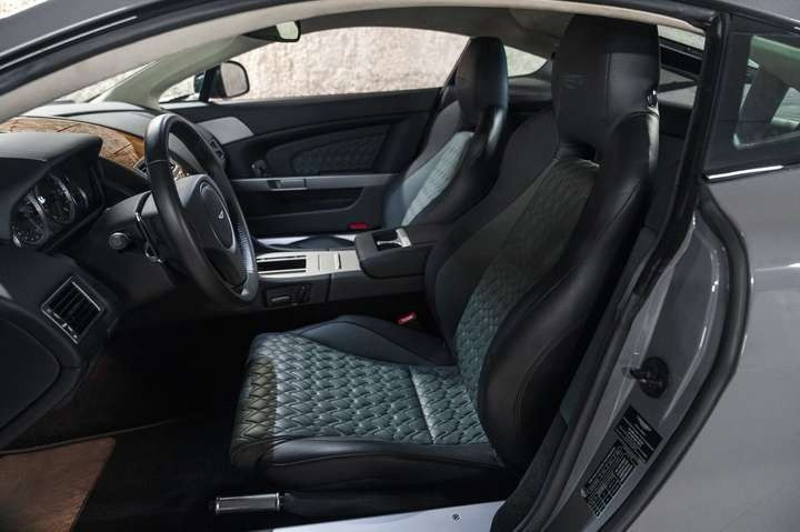 
                                                Voiture
                                                 Aston Martin Vantage Coupé V8 N430 Sportshift II