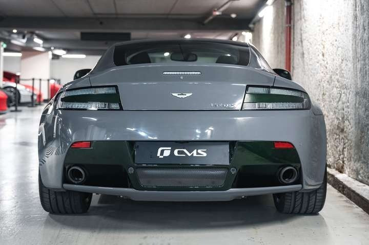 
                                                Voiture
                                                 Aston Martin Vantage Coupé V8 N430 Sportshift II