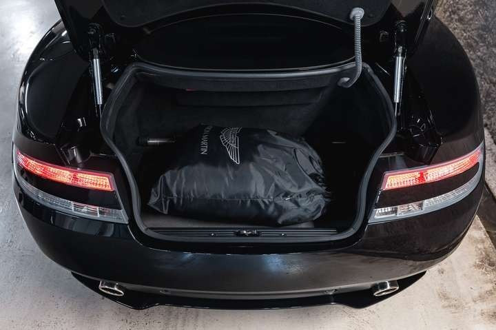 
                                                Voiture
                                                 Aston Martin Virage V12 6.0 500