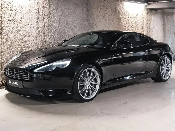 
                                                Voiture
                                                 Aston Martin Virage V12 6.0 500