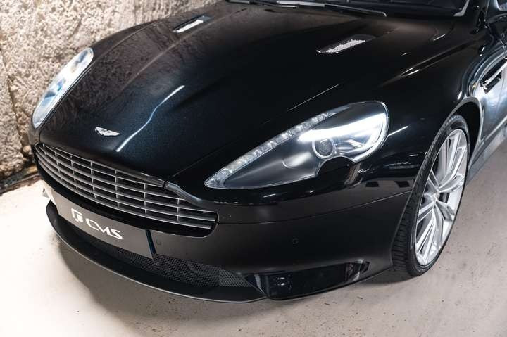 
                                                Voiture
                                                 Aston Martin Virage V12 6.0 500