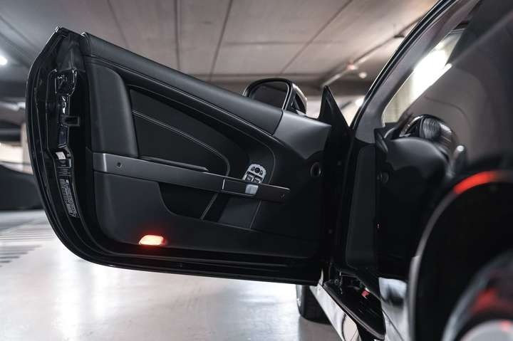 
                                                Voiture
                                                 Aston Martin Virage V12 6.0 500