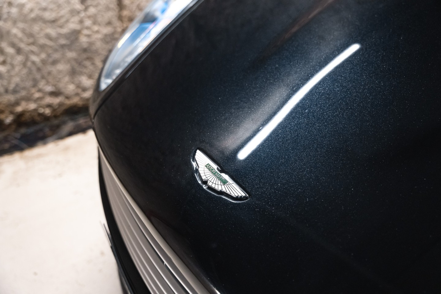 
                                                Voiture
                                                 Aston Martin Virage V12 6.0 500