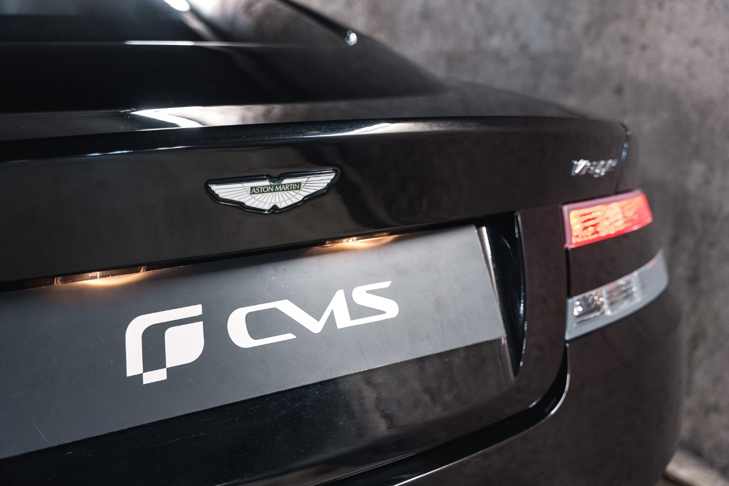 
                                                Voiture
                                                 Aston Martin Virage V12 6.0 500